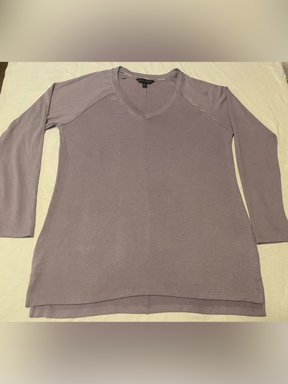 Banana Republic Lavender V-Neck Sweater Long Sleeve Fall Work Comfy Size Medium